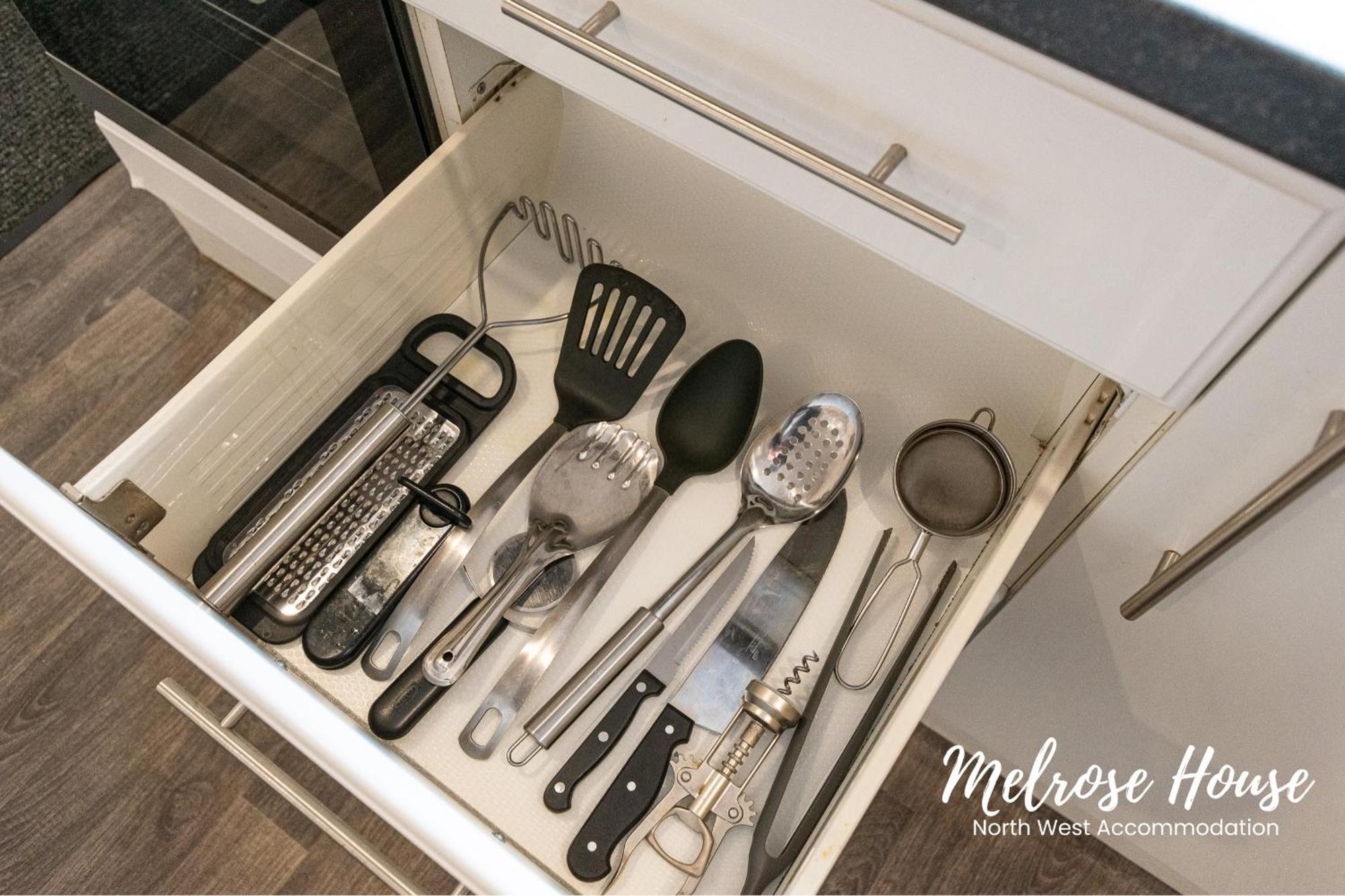Manchester Work Stays 2Br Home With Parking & Wifi Екстериор снимка