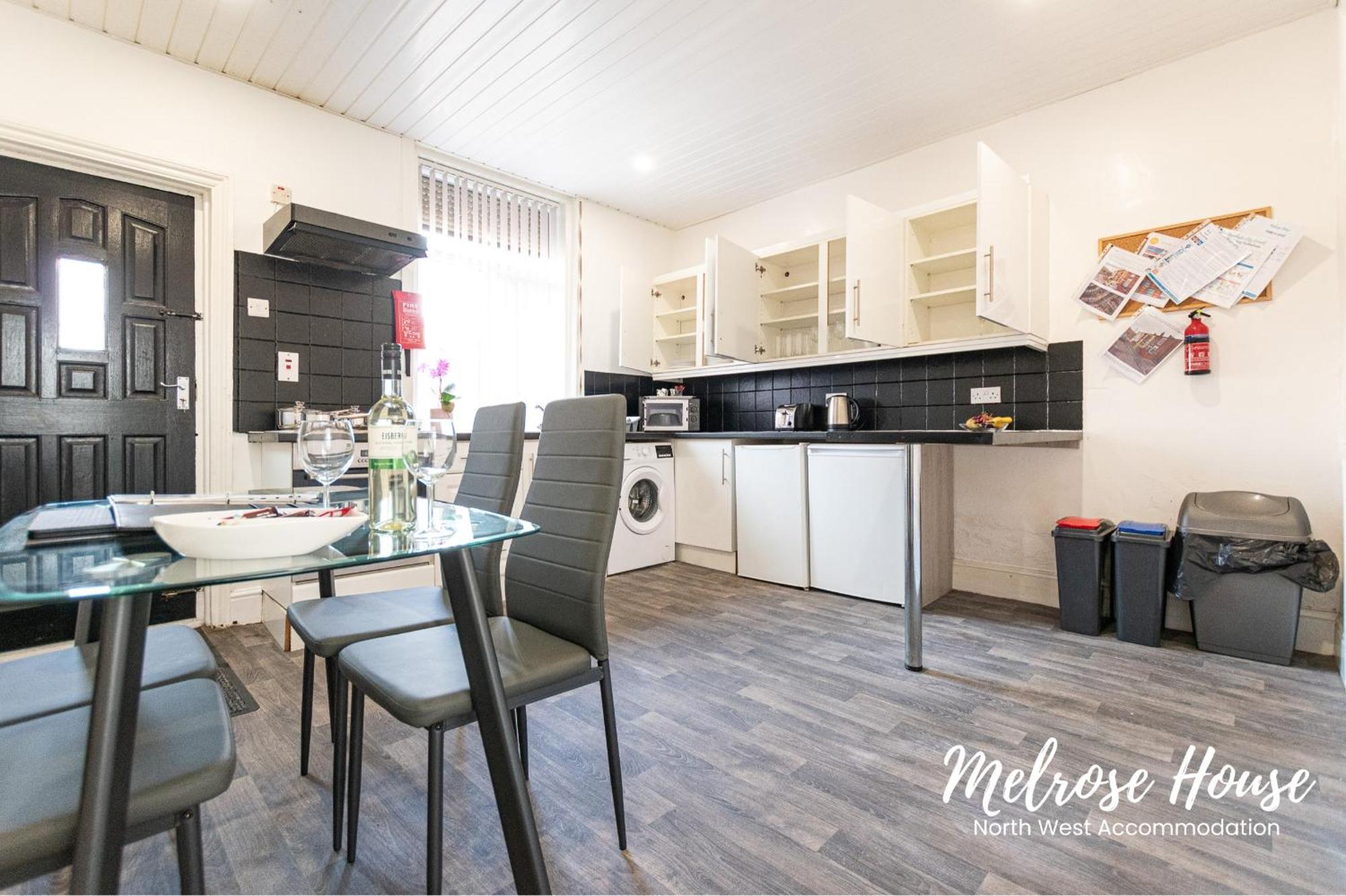 Manchester Work Stays 2Br Home With Parking & Wifi Екстериор снимка