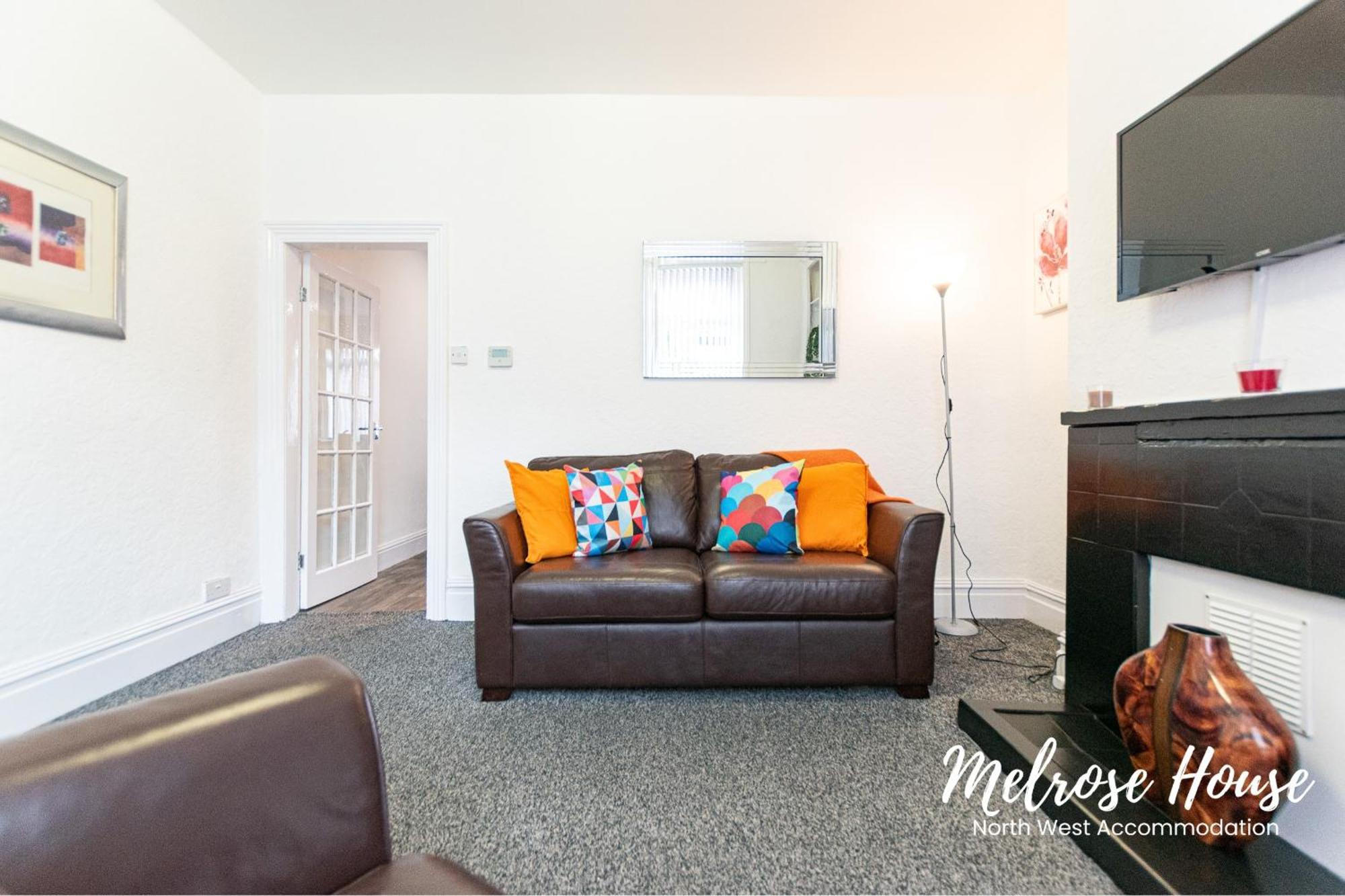 Manchester Work Stays 2Br Home With Parking & Wifi Екстериор снимка