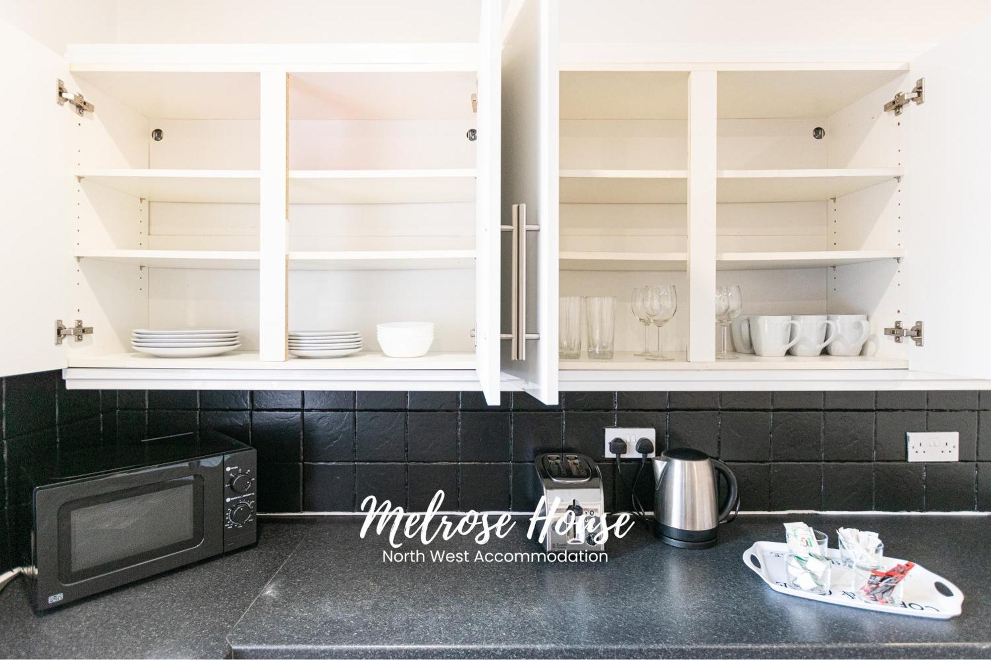 Manchester Work Stays 2Br Home With Parking & Wifi Екстериор снимка