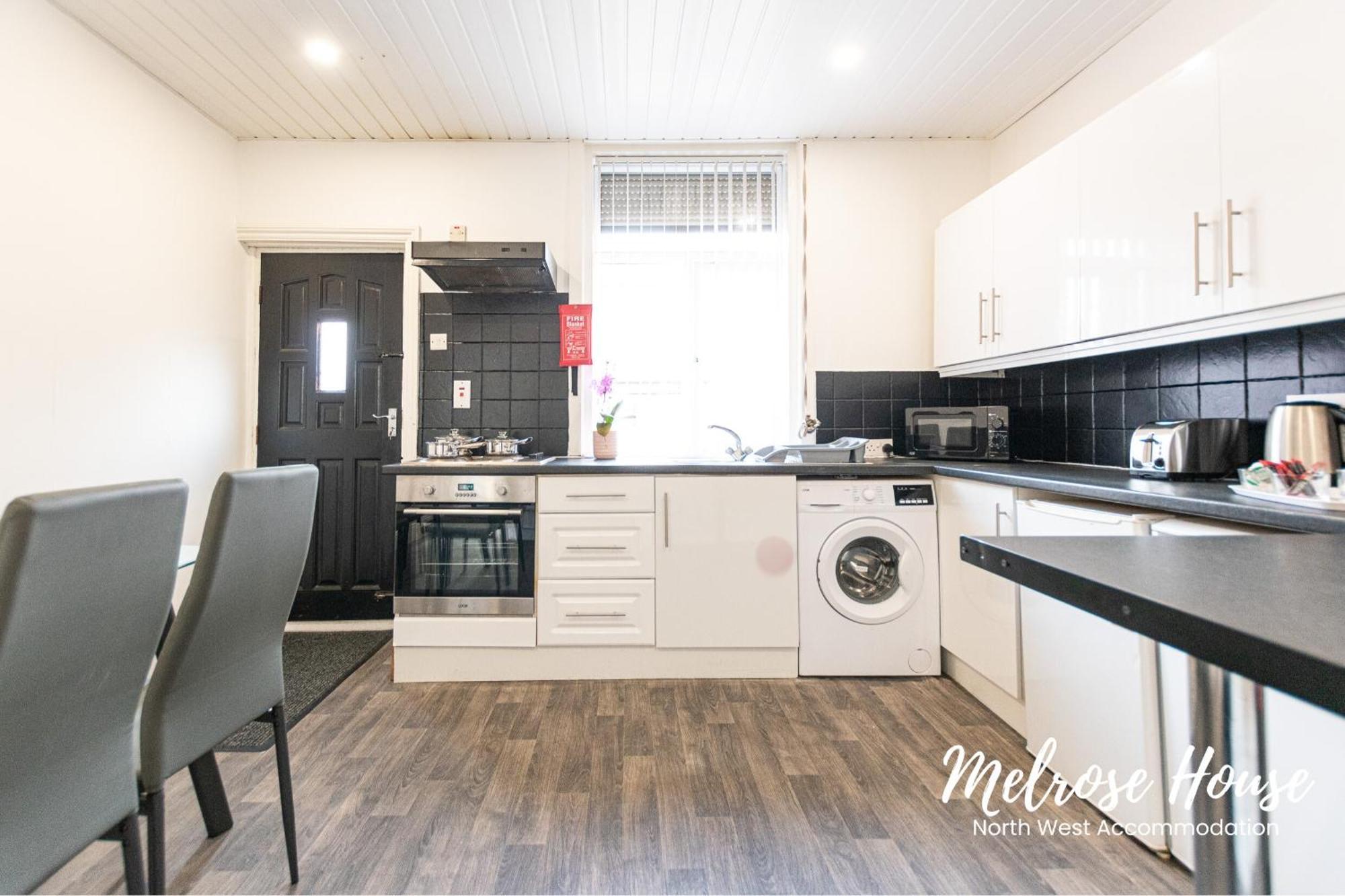 Manchester Work Stays 2Br Home With Parking & Wifi Екстериор снимка