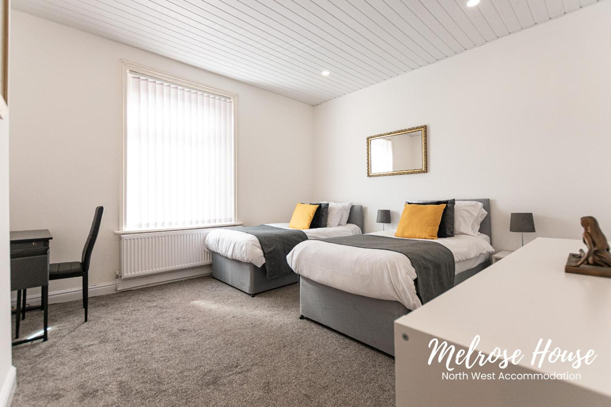 Manchester Work Stays 2Br Home With Parking & Wifi Екстериор снимка
