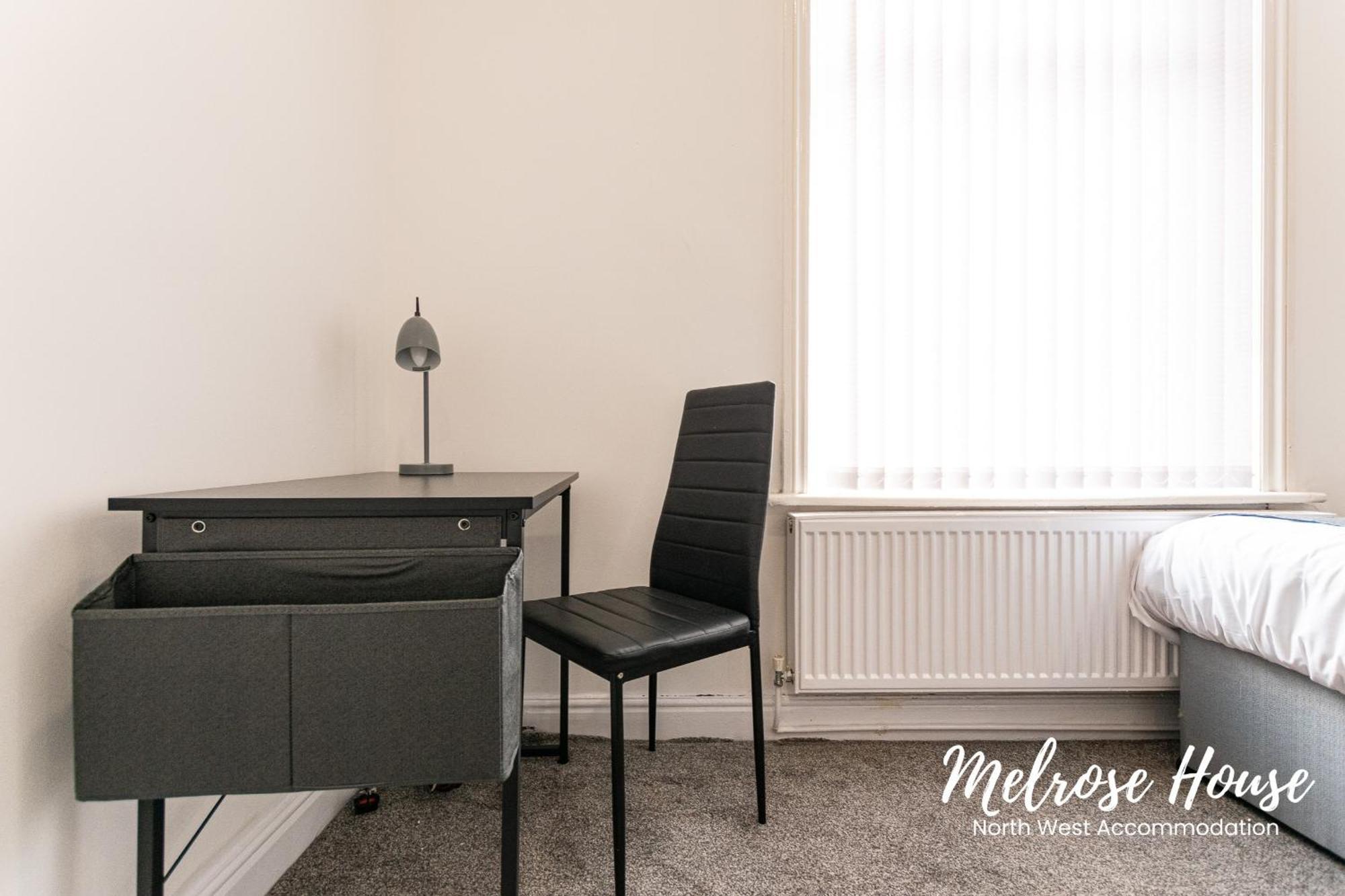 Manchester Work Stays 2Br Home With Parking & Wifi Екстериор снимка