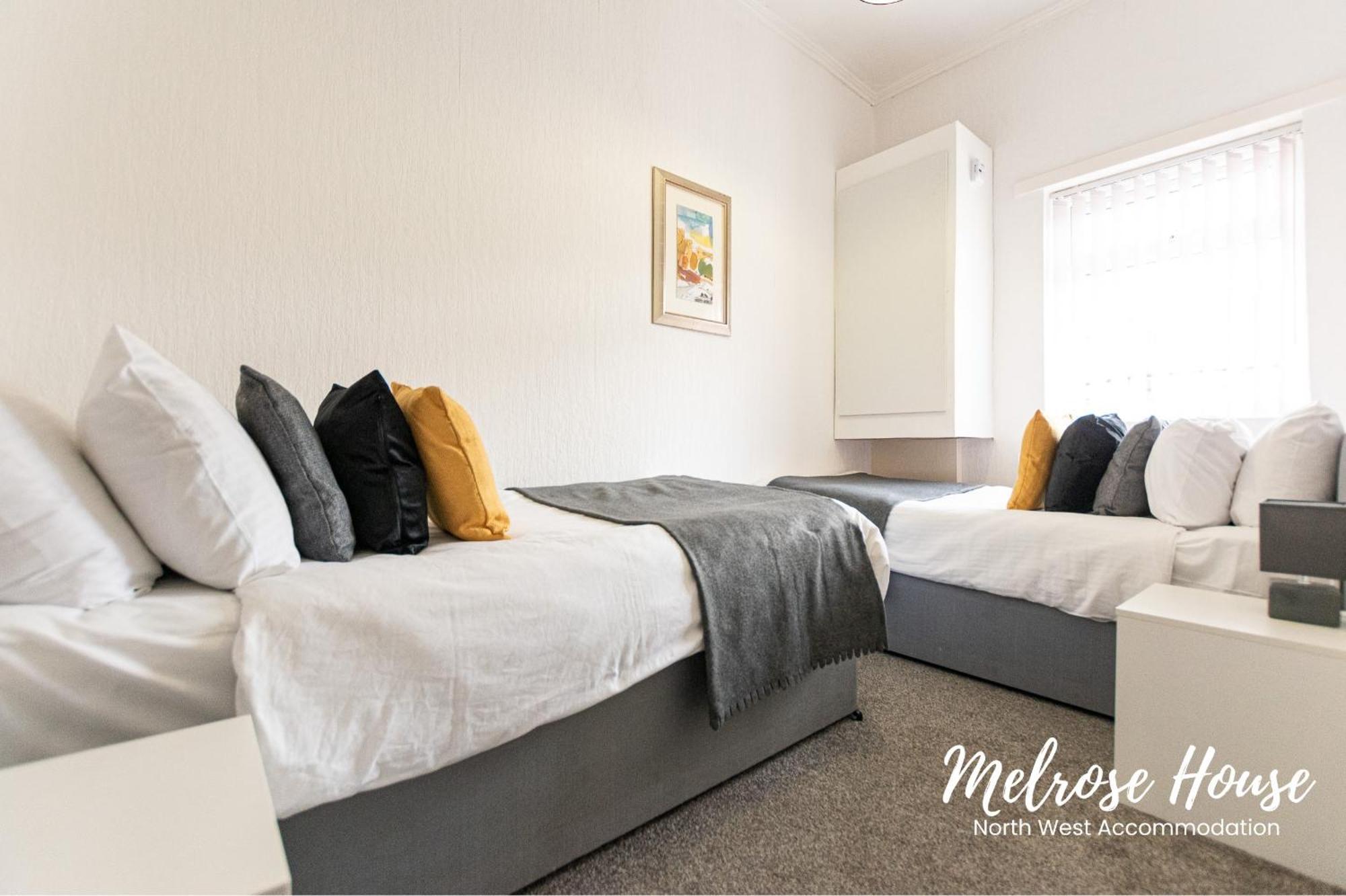 Manchester Work Stays 2Br Home With Parking & Wifi Екстериор снимка
