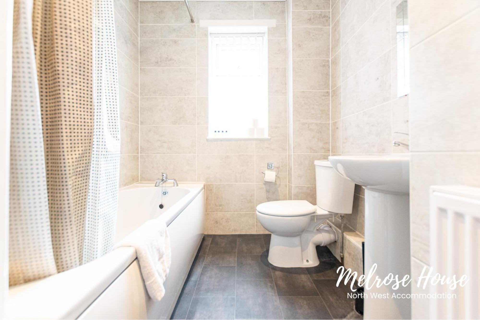 Manchester Work Stays 2Br Home With Parking & Wifi Екстериор снимка